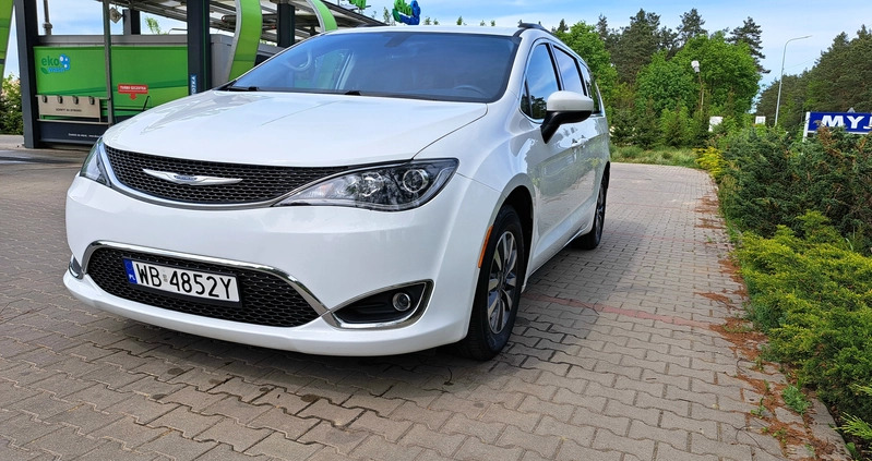 Chrysler Pacifica cena 99999 przebieg: 133000, rok produkcji 2020 z Warszawa małe 704